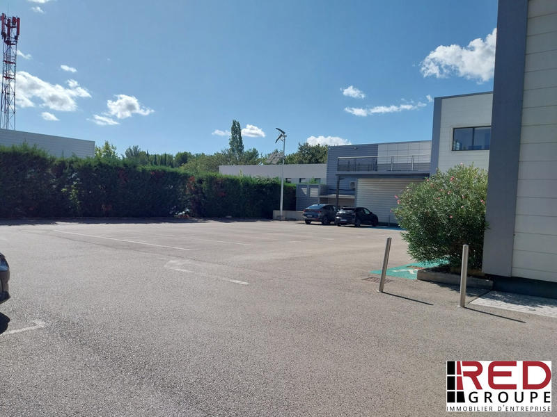 Local commercial - 380 m² - 3 pièces