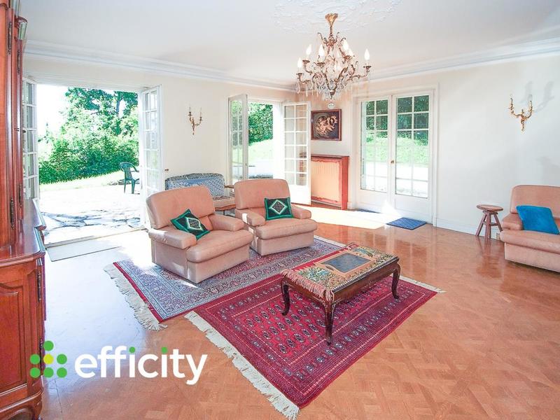 Maison - 365 m² - 5 pièces