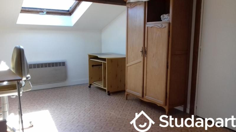 Chambre - 10 m² - 1 pièce