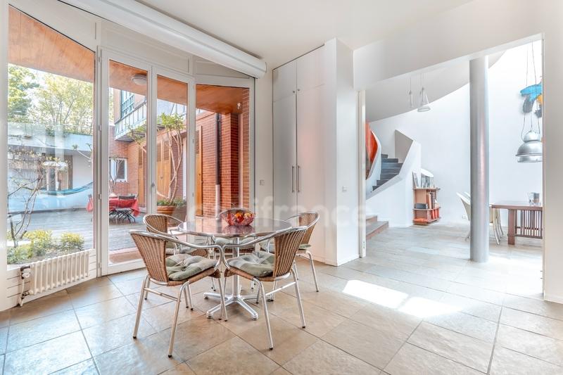 Maison - 262 m² - 8 pièces