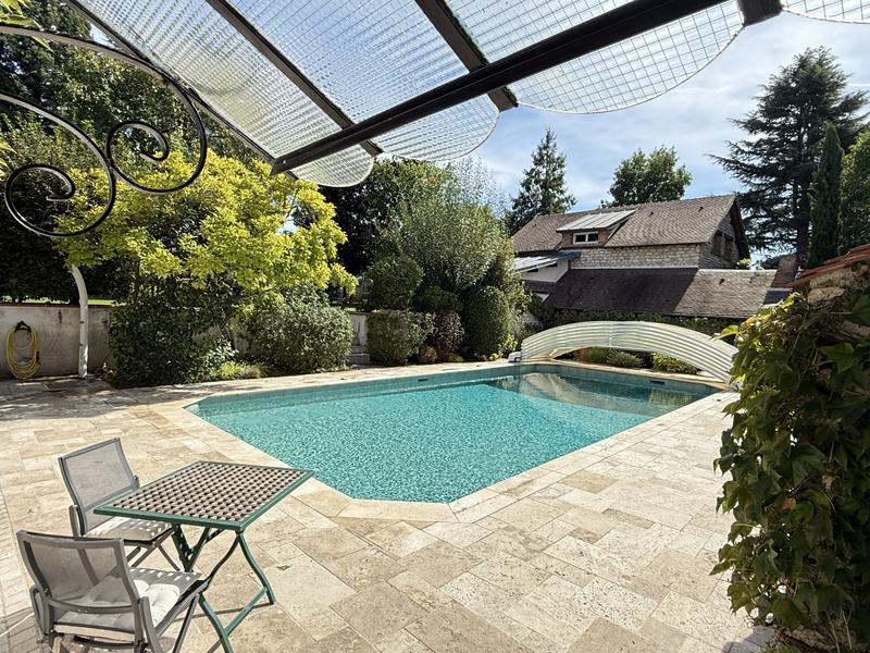 Maison ancienne - 251 m² - 7 pièces