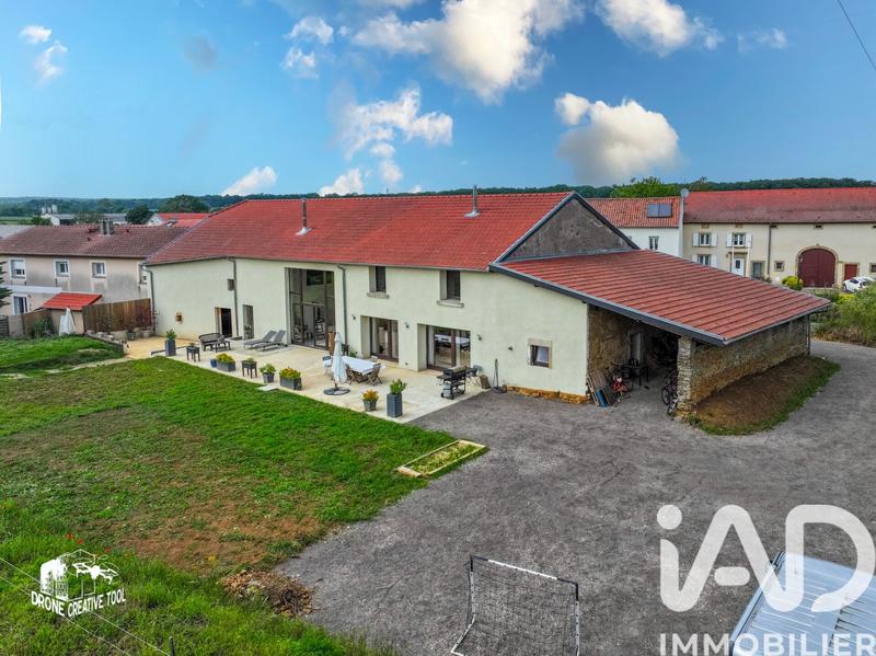 Maison - 250 m² - 7 pièces