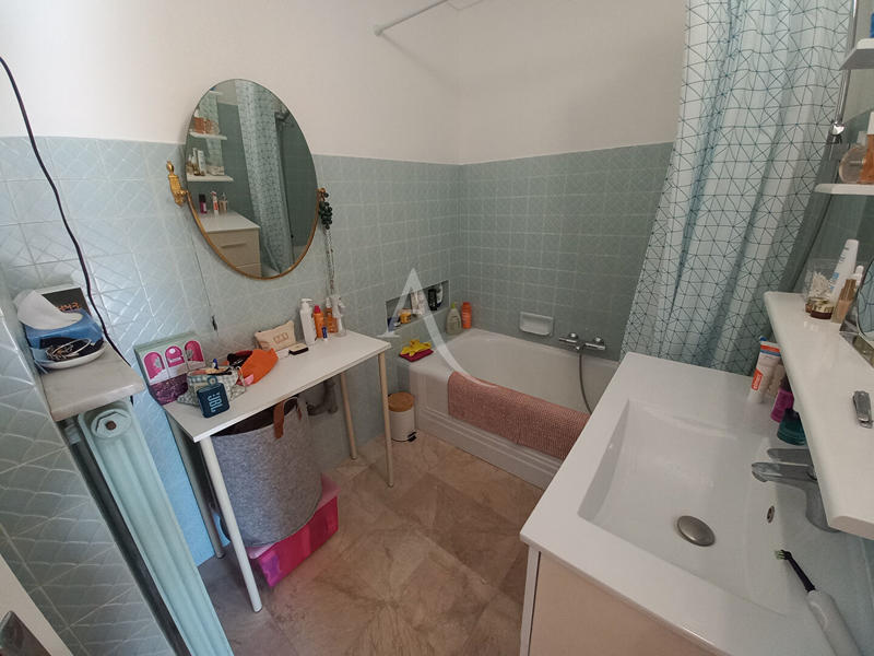 Appartement - 80 m² - 4 pièces