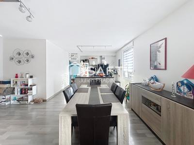 Maison - 266 m² - 11 pièces