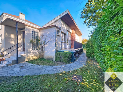 Maison - 107 m² - 6 pièces