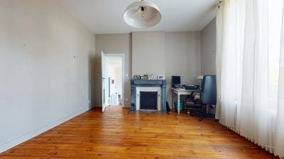 Maison - 215 m² - 7 pièces