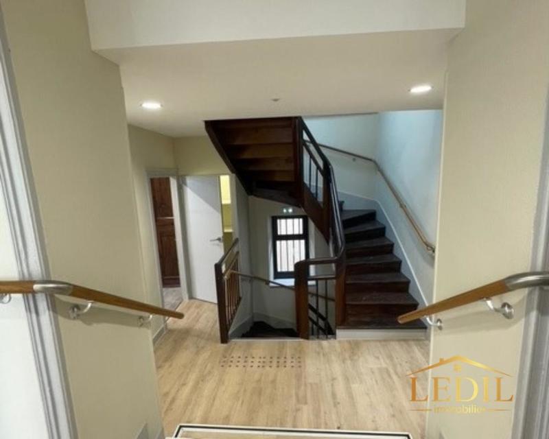 Local commercial - 211 m² - 1 pièce