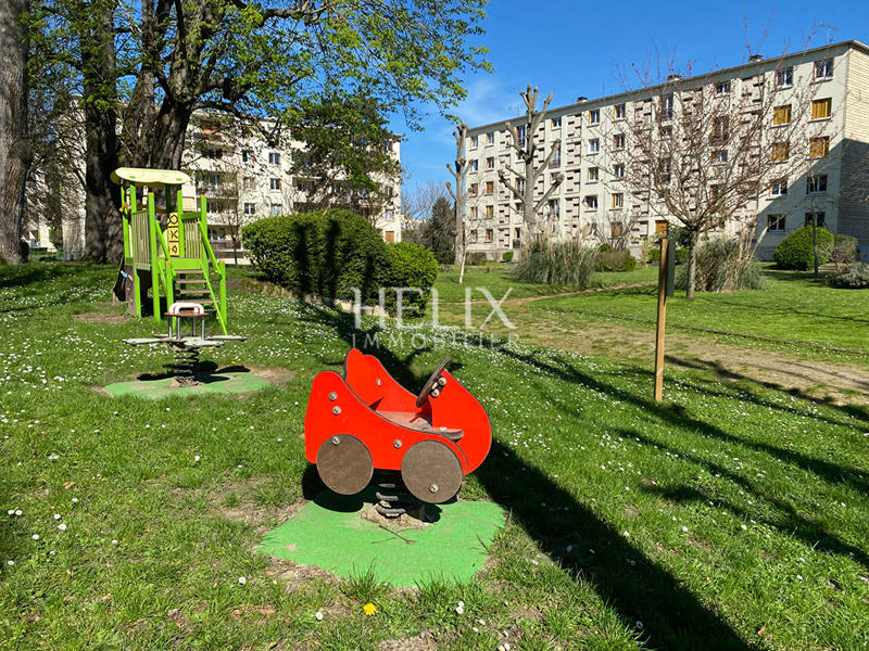 Appartement - 85 m² - 5 pièces