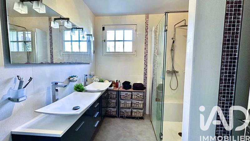 Maison - 137 m² - 7 pièces