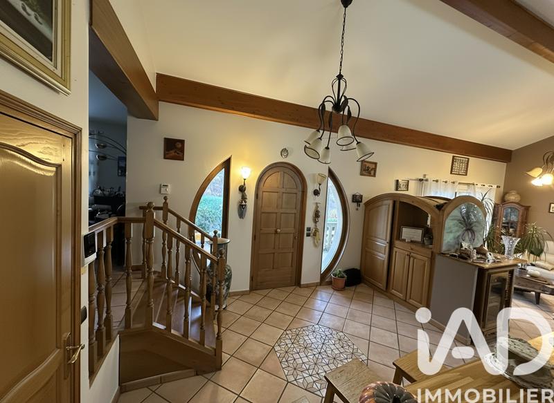 Maison - 211 m² - 7 pièces