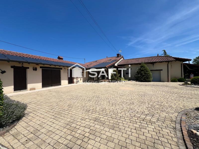 Propriété - 157 m² - 6 pièces