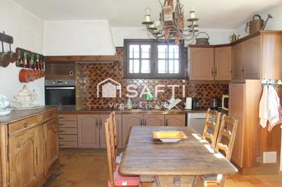 Maison - 204 m² - 6 pièces