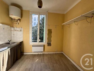 Studio - 10 m² - 1 pièce