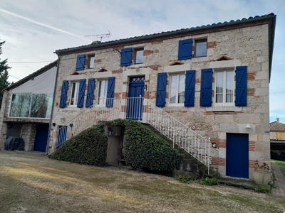 Maison - 240 m² - 8 pièces