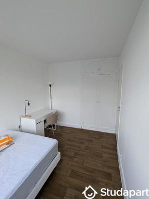 Chambre - 10 m² - 1 pièce