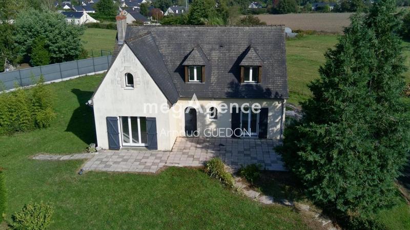 Maison - 205 m² - 9 pièces