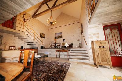 Maison - 250 m² - 9 pièces