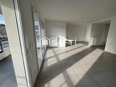 Appartement - 82 m² - 4 pièces