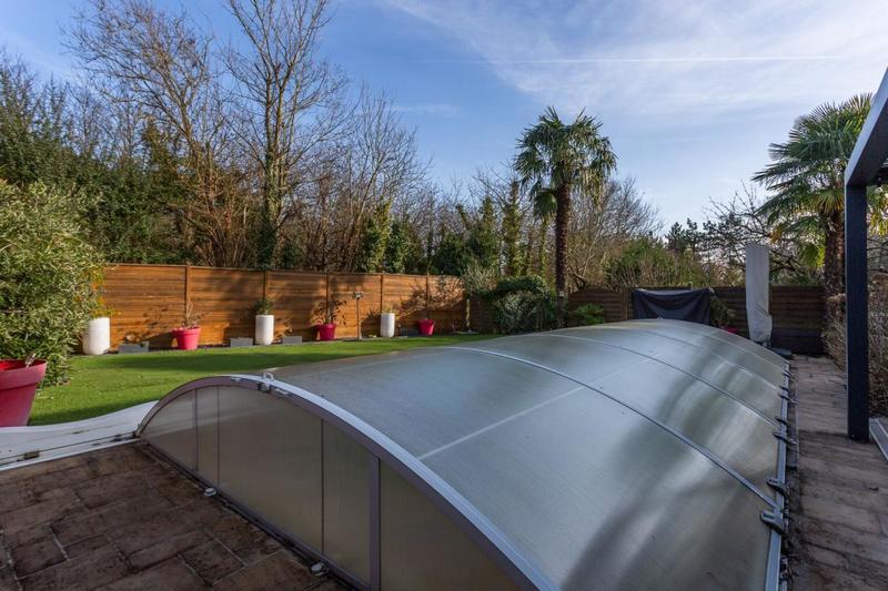 Maison - 238 m² - 11 pièces