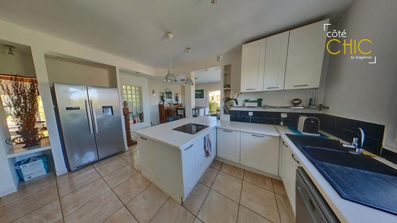 Maison - 254 m² - 7 pièces