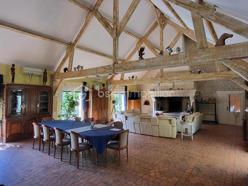 Propriété - 250 m² - 9 pièces