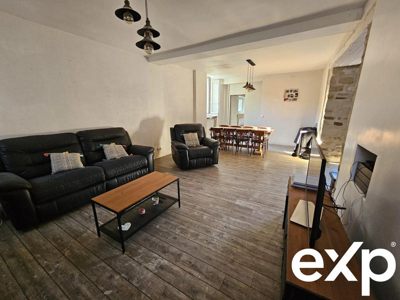 Maison traditionnelle - 180 m² - 9 pièces