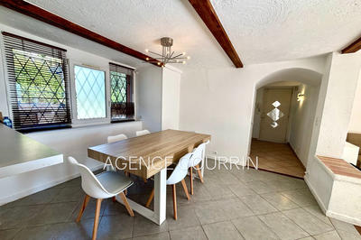 Appartement - 83 m² - 3 pièces
