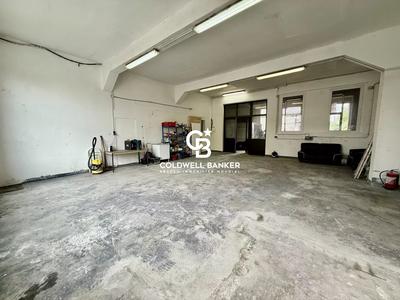 Local commercial - 110 m² - 2 pièces