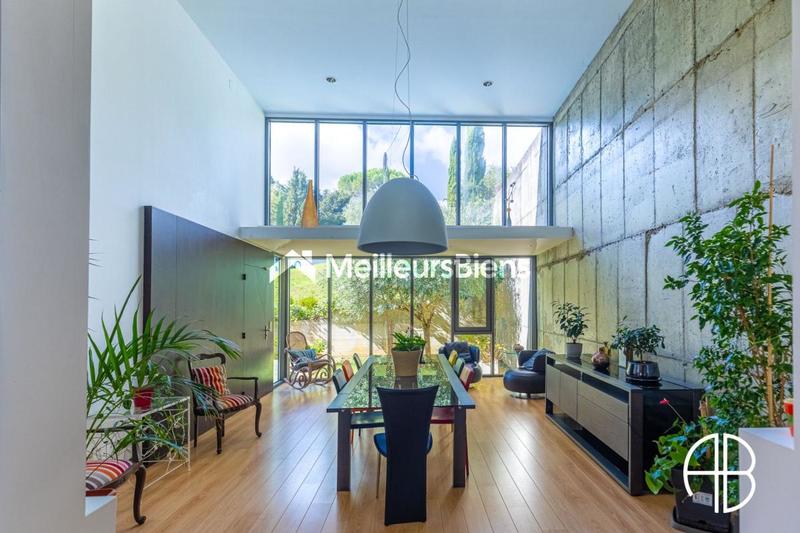 Maison - 288 m² - 13 pièces