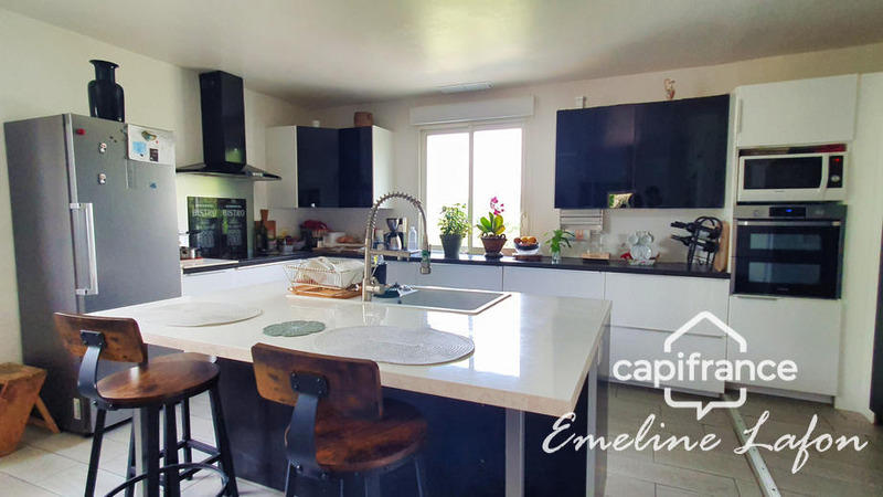 Maison - 196 m² - 8 pièces