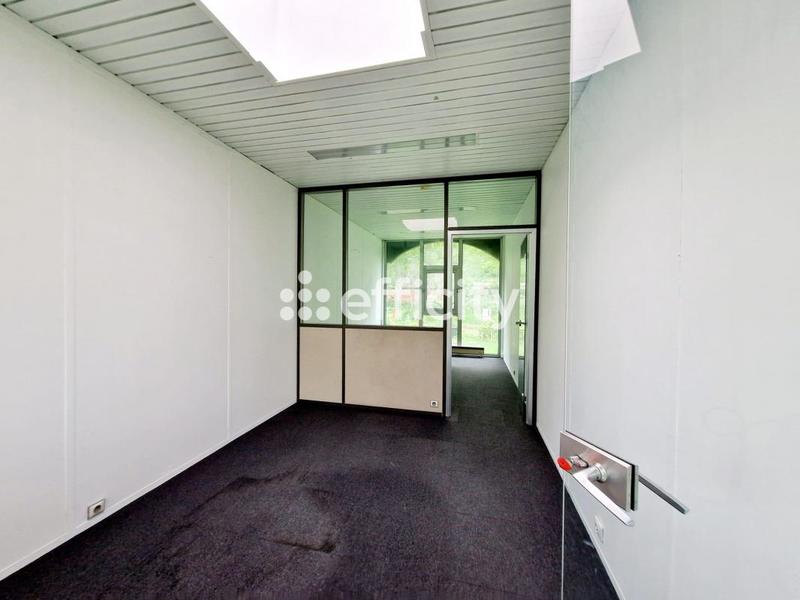 Maison - 335 m² - 12 pièces