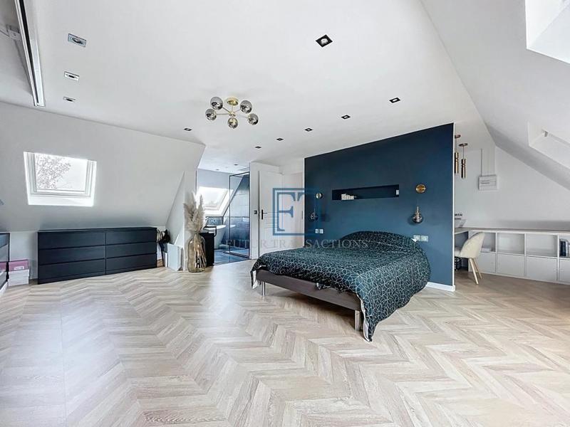 Maison - 157 m² - 7 pièces