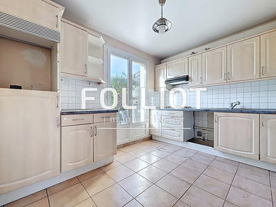 Maison - 90 m² - 5 pièces