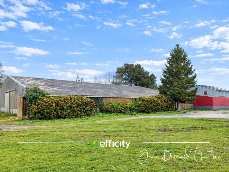 Maison de domaine équestre - 1 391 m² - 2 pièces