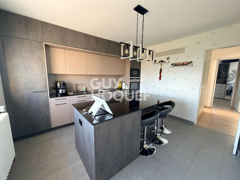 Maison - 253 m² - 8 pièces