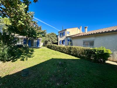 Villa - 196 m² - 8 pièces