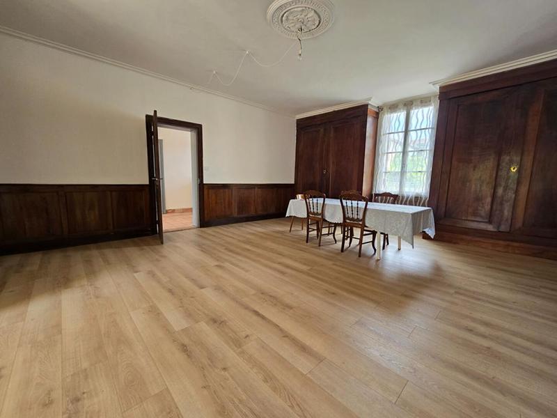 Maison - 347 m² - 7 pièces