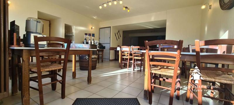 Local commercial - 451 m² - 2 pièces