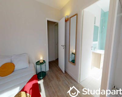 Chambre - 100 m² - 1 pièce
