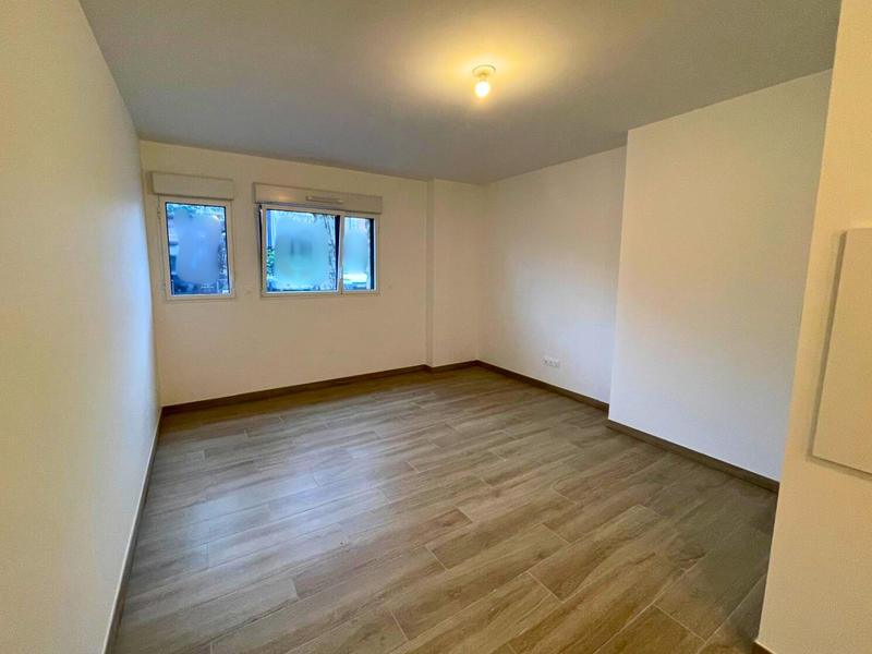 Bureau - 48 m² - 2 pièces