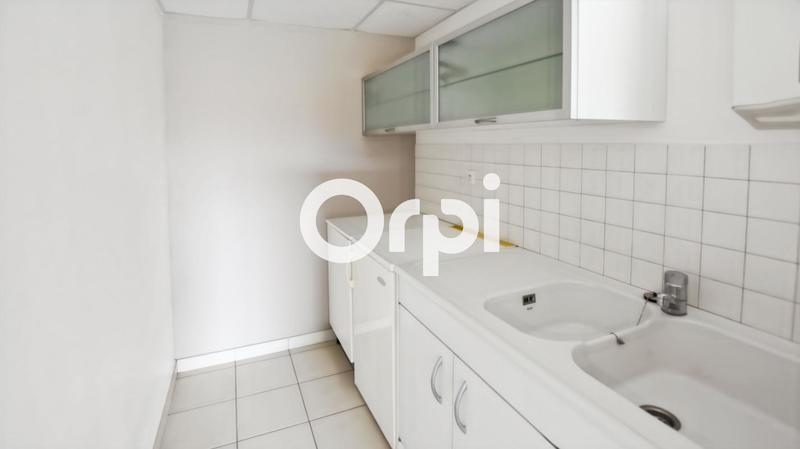 Local commercial - 27 m² - 2 pièces