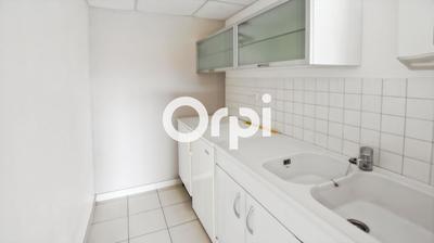 Local commercial - 27 m² - 2 pièces