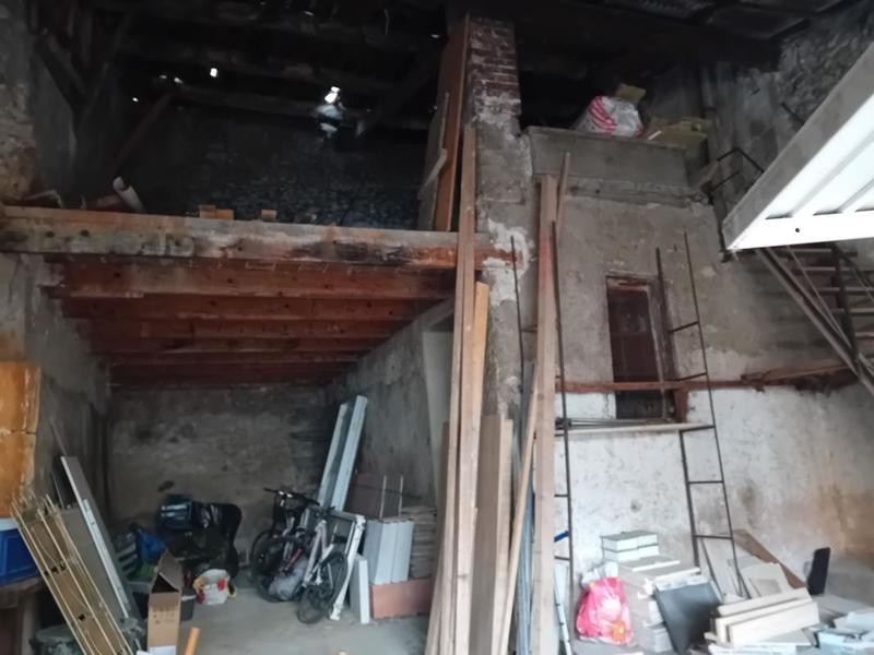 Remise - 75 m² - 2 pièces