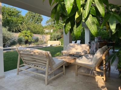 Maison - 221 m² - 6 pièces