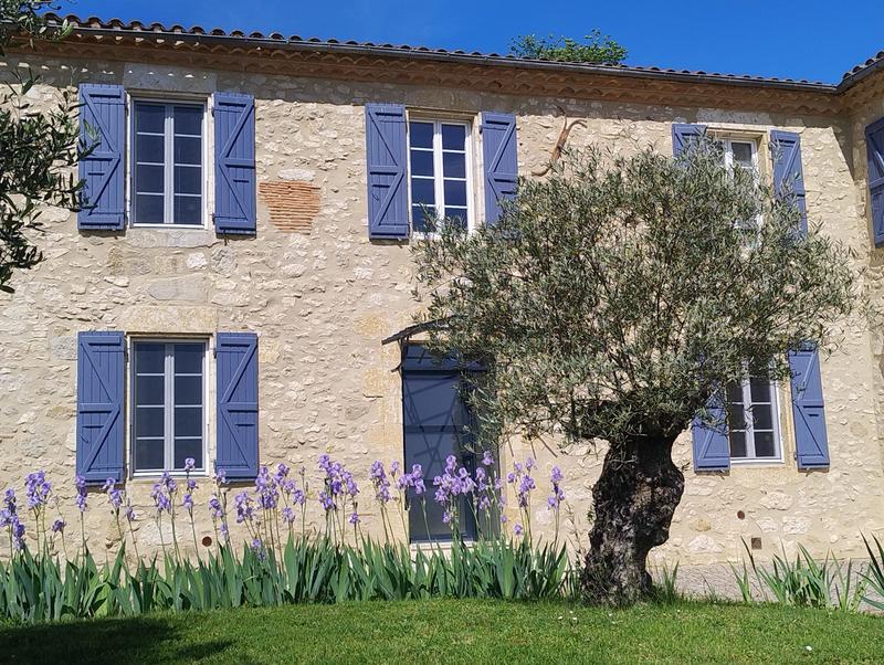 Maison - 425 m² - 10 pièces