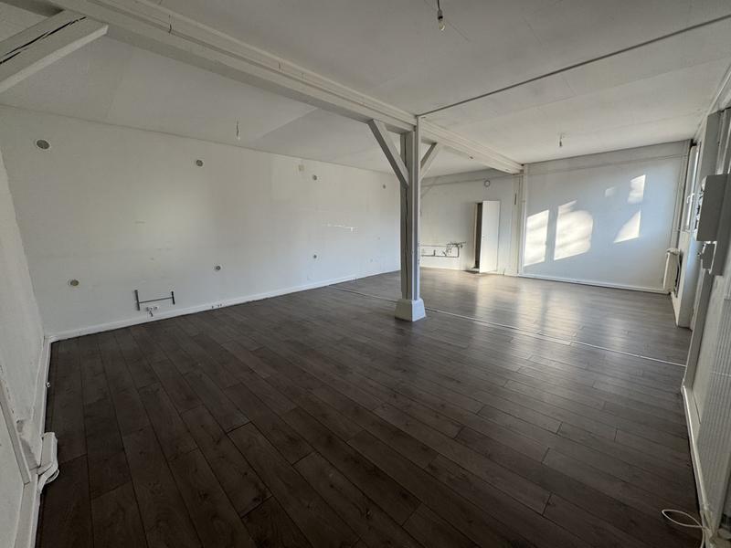 Local d'activités - 106 m²