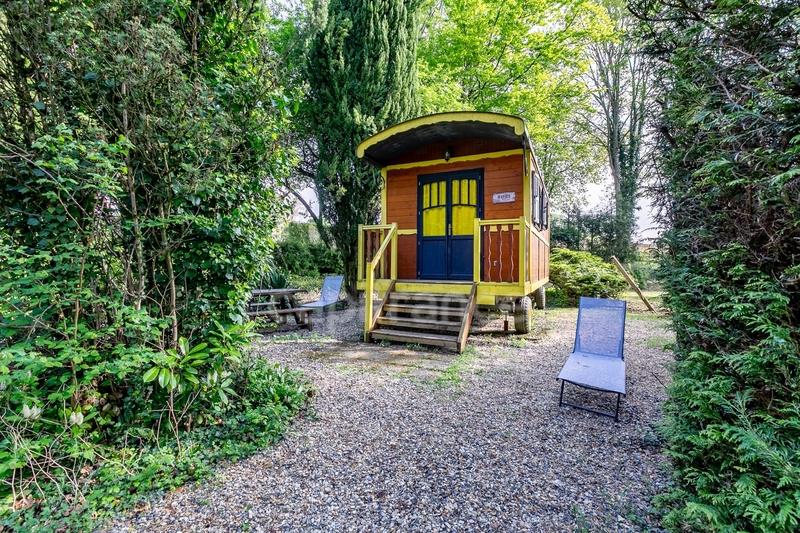 Propriété - 4 000 m² - 30 pièces