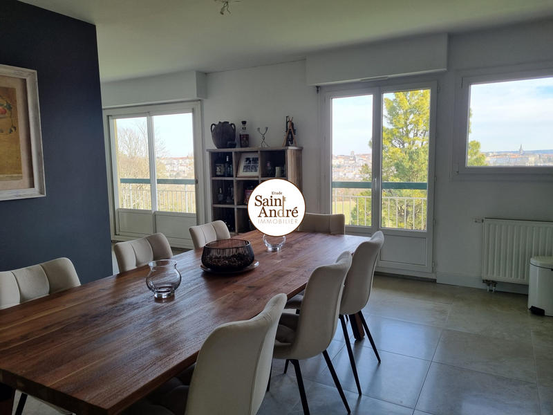 Appartement - 85 m² - 3 pièces