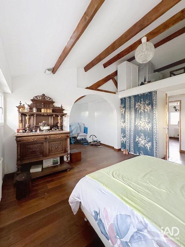 Maison - 196 m² - 7 pièces