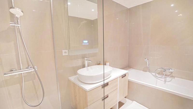 Villa - 270 m² - 6 pièces